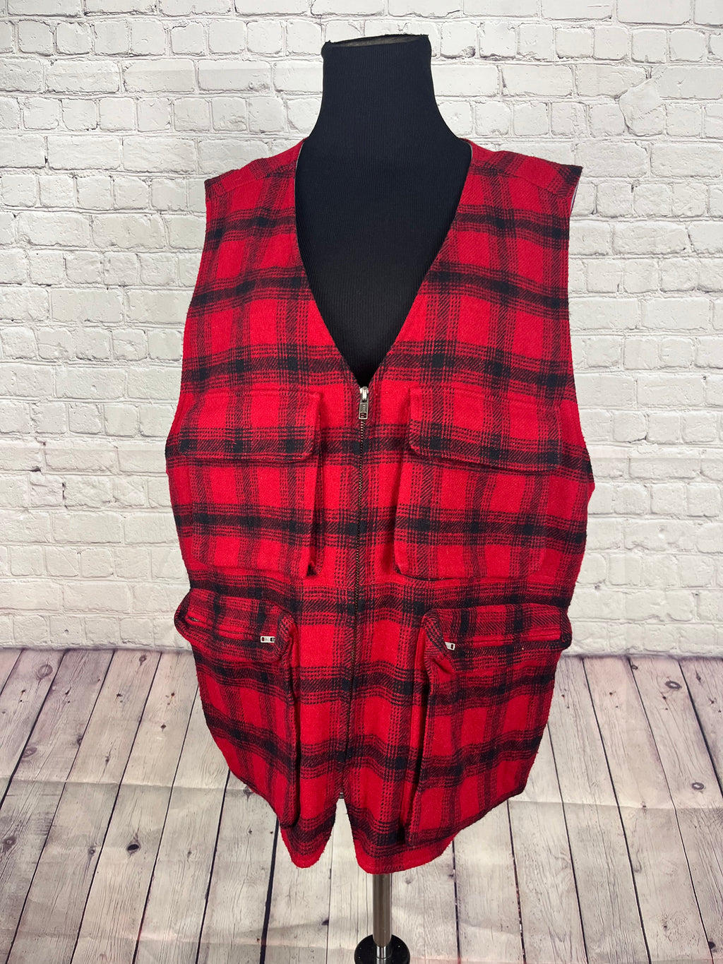 Cambridge Country Store Plaid Zip Vest - L